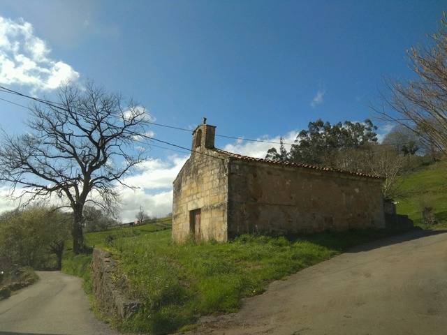 imagen 1 de Venta de finca con ermita en Castañeda (Cantabria)