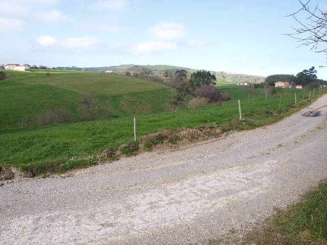 imagen 1 de Venta de fincas en Viveda (Cantabria)