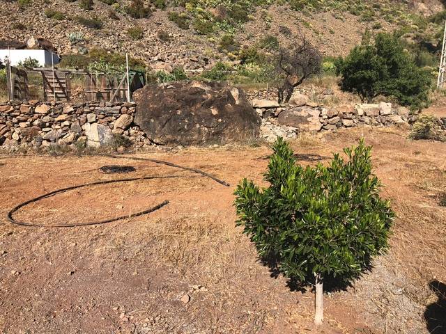 imagen 1 de Venta de terreno con casa en Vecindario (Las Palmas)