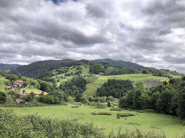 imagen 1 de Venta de terreno con bonitas vistas en Zizurkil