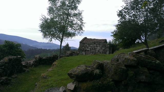 imagen 1 de Venta de preciosa finca con casa en Lameiro (Potevedra)