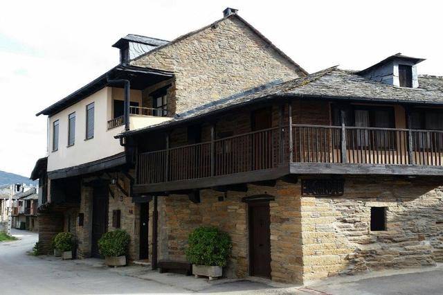 imagen 1 de Venta de espectacular casa rural en San Pedro de Olleros (León)
