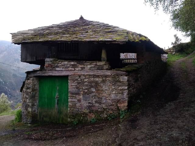 imagen 1 de Venta de casa rural en alta montaña Villayon (Asturias)