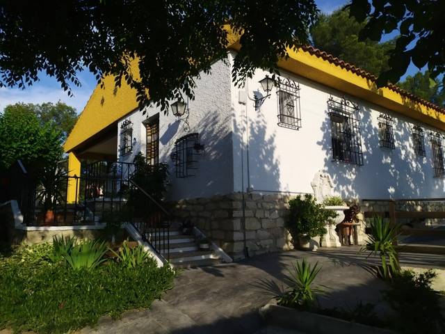 imagen 1 de Venta de chalet en Torre del Campo (Jaén)