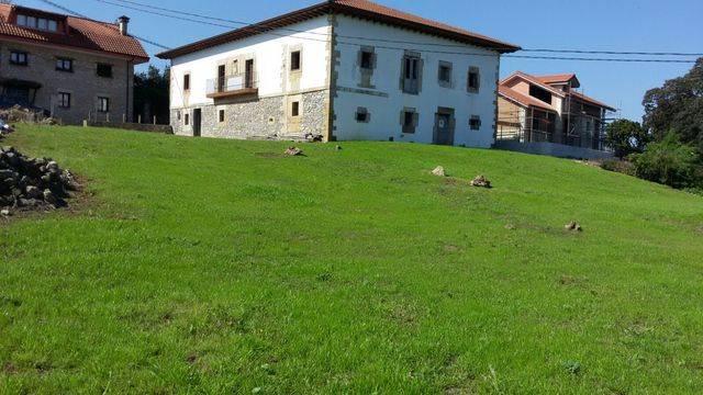 imagen 1 de Venta de casa rral con proyecto para apartamentos en Meruelo