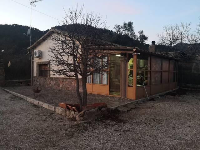 imagen 1 de Venta de casa rural con terreno en Villaverde de Guadialmar