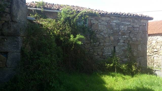 imagen 1 de Venta de casa rural a restaurar en Moreiras