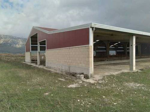 imagen 1 de finca rustica con nave para ganado