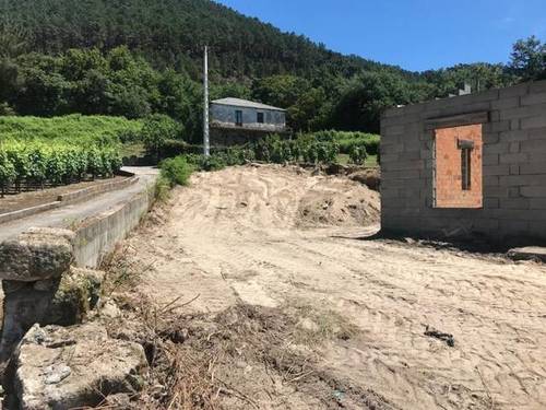 imagen 2 de Se vende finca con vistas al Miño en Ourense