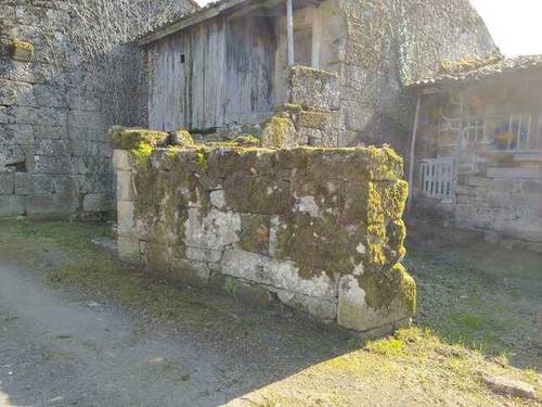 imagen 4 de Venta de terreno con 2 casas de piedra a reformar en Vilamarin