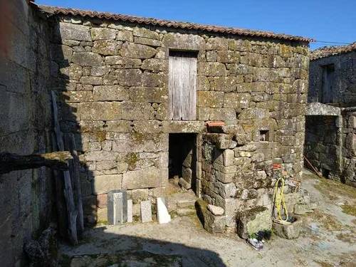 imagen 2 de Venta de terreno con 2 casas de piedra a reformar en Vilamarin