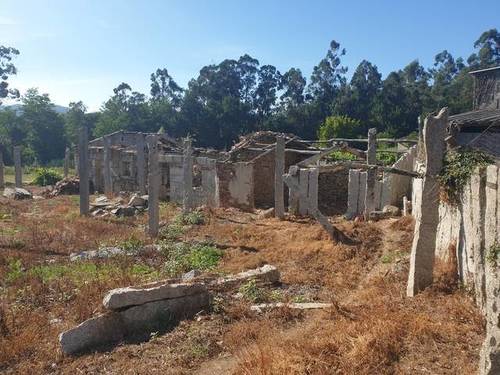 imagen 3 de Venta de terreno con casa en Salceda (Pontevedra)
