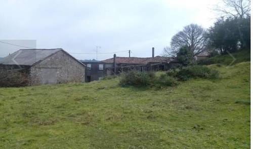 imagen 1 de Se vende terreno con casa en ruinas en Silleda