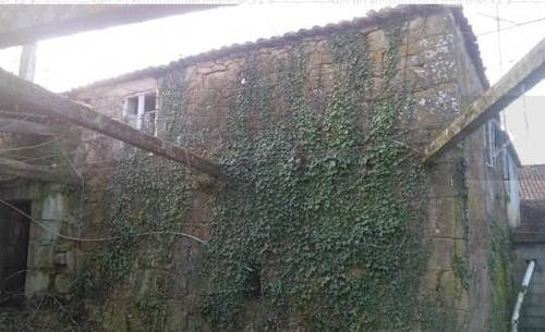 imagen 2 de Se vende terreno con casa en ruinas en Silleda