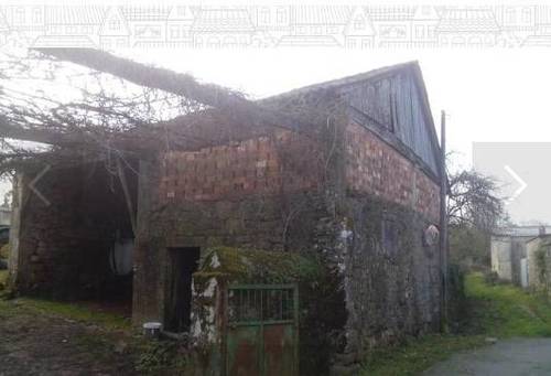 imagen 3 de Se vende terreno con casa en ruinas en Silleda