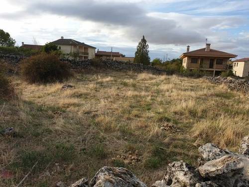 imagen 3 de Venta de parcela urbana con vistas a la sierra en Segovia