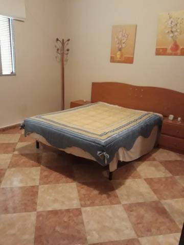 imagen 1 de Venta de terreno con casa en Carmona (Sevilla)