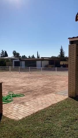 imagen 3 de Venta de terreno con chalet e instalaciones hípicas en Utrera (Sevilla)