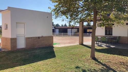 imagen 1 de Venta de terreno con chalet e instalaciones hípicas en Utrera (Sevilla)