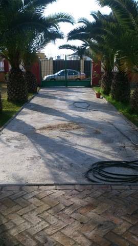 imagen 3 de Venta de parcela con chalet y zona ajardinada en Carmona