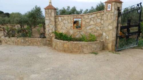 imagen 1 de Venta de finca con cortijo y boxes para caballos en Sevilla