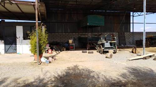 imagen 5 de Terreno con casa y boxes para caballos en Pilas (Sevilla)