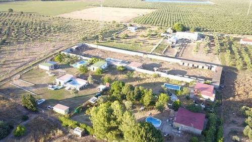 imagen 2 de Venta de parcela con casa en Utrera (Sevilla)