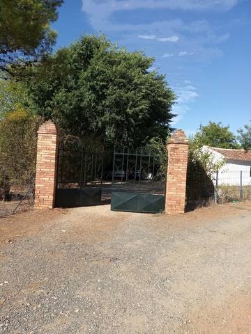 imagen 1 de Venta de finca con 4 casas en Cazalla de la Sierra