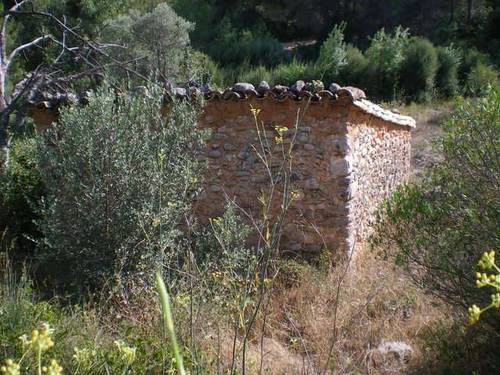 imagen 3 de Venta de terreno en Arnes rodeado de naturaleza