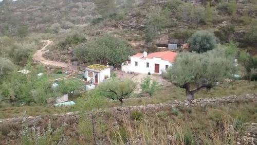 imagen 1 de Venta de finca ideal para vida simple y tranquila en Tortosa