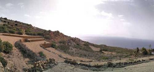 imagen 2 de Venta de terreno rústico con cueva en Lomo de Mena (Tenerife)