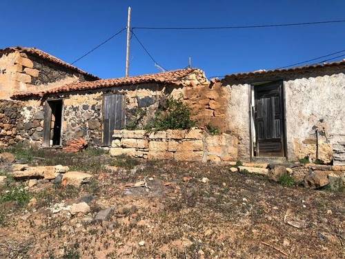 imagen 1 de Venta de terreno con casas para restaurar en Jama (Tenerife)