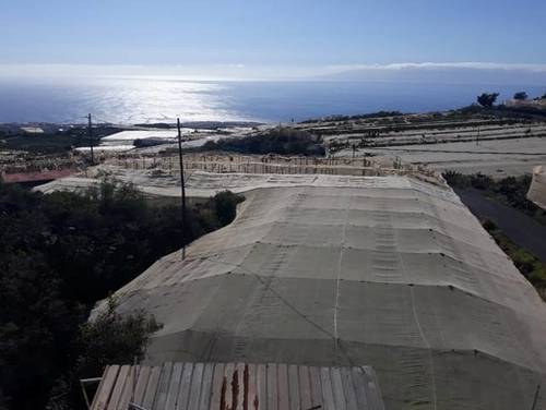 imagen 4 de Venta de terreno con estanque e invernaderos en Guia de Isora (Tenerife)