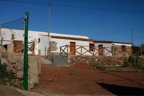imagen 1 de Venta de casa rural con terreno en San Cristóbal de la Laguna (Tenerife)