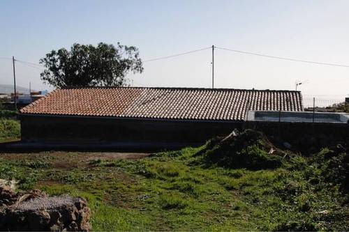 imagen 1 de Venta de casa rural con terreno en San Cristóbal de la Laguna (Tenerife)