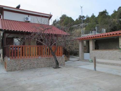 imagen 1 de Venta de casa rural con terreno en La Fresneda ((Teruel)