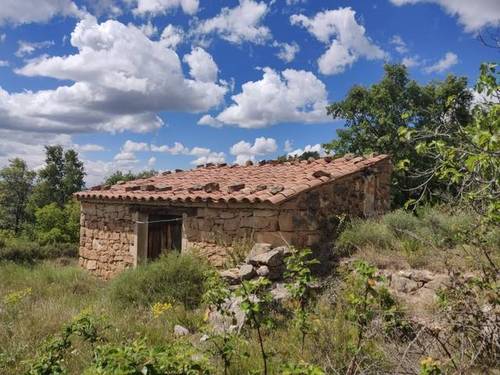 imagen 1 de Venta de finca rústica con caseta en Valderrobres (Teruel)