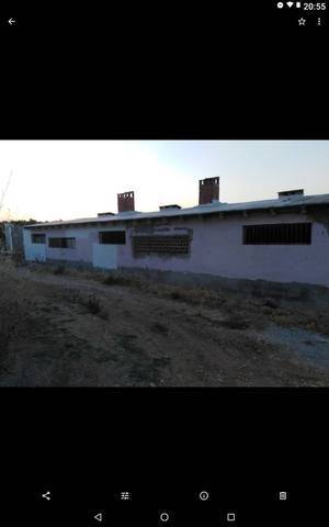 imagen 2 de Venta de finca rústica con nave en Montroy (Valencia)
