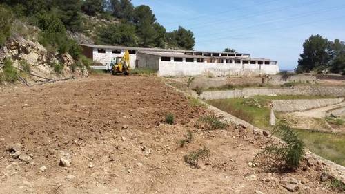 imagen 1 de Venta de finca con nave en Xeresa (Valencia)