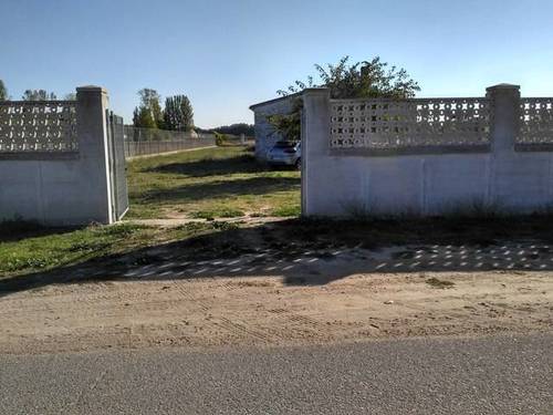 imagen 1 de Venta de terreno con casita en la Cistérniga (Valladolid)