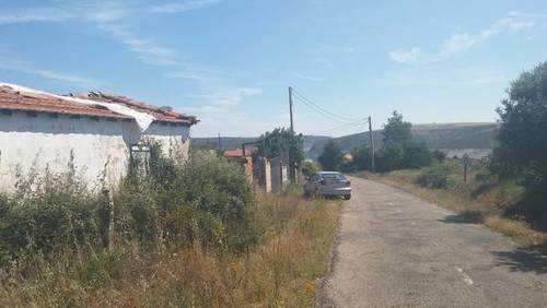 imagen 3 de Venta de terreno con casa a rehabilitar en Villaflor