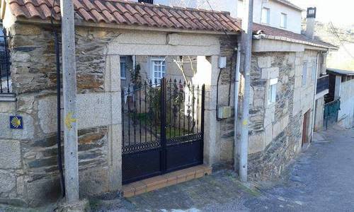 imagen 1 de Venta de casa de casa rural reformada en Tamicelas, próxima al Camino de Santiago