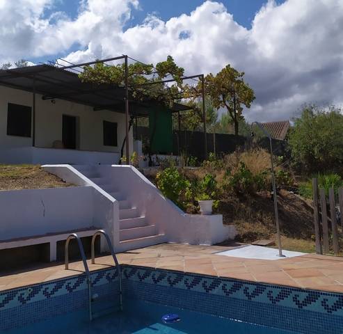 imagen 2 de Venta de casa con parcela en Coin (Málaga)