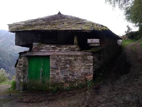 imagen 1 de Venta de casa rural en alta montaña Villayon (Asturias)