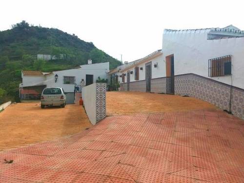 imagen 3 de Venta de casa con terreno en Almogia (Málaga)