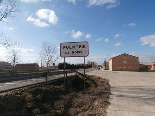 imagen 2 de Venta de casa de pueblo en Fuentes del Ropel (Zamora)