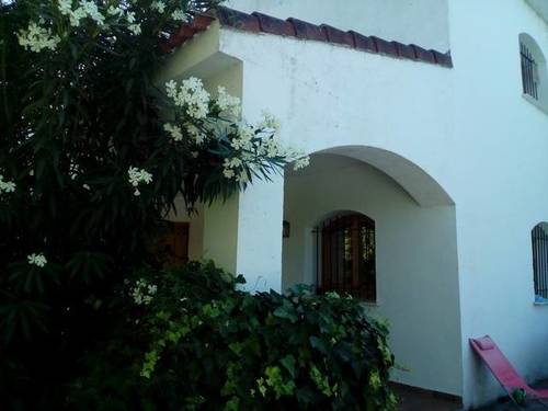imagen 1 de Venta de vivienda en entorno rural con parcela en Villar de Plasencia (Cáceres)
