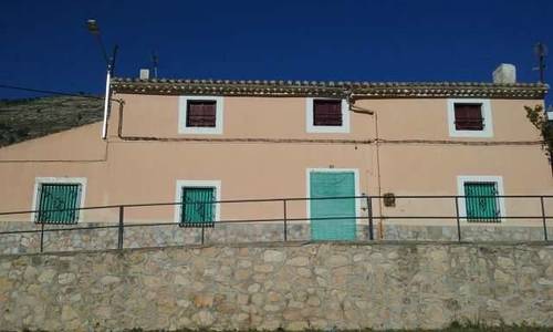 imagen 1 de Venta de casa rural con terreno y nave en Hellín (ALbacete)