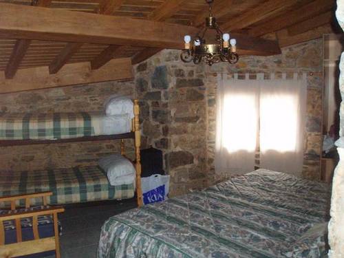 imagen 5 de Venta de casa rural rodeada de montañas en Ladrillar (Cáceres)