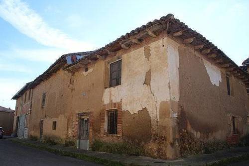 imagen 1 de Venta de casa rural a restaurar en Villarroañe (León)